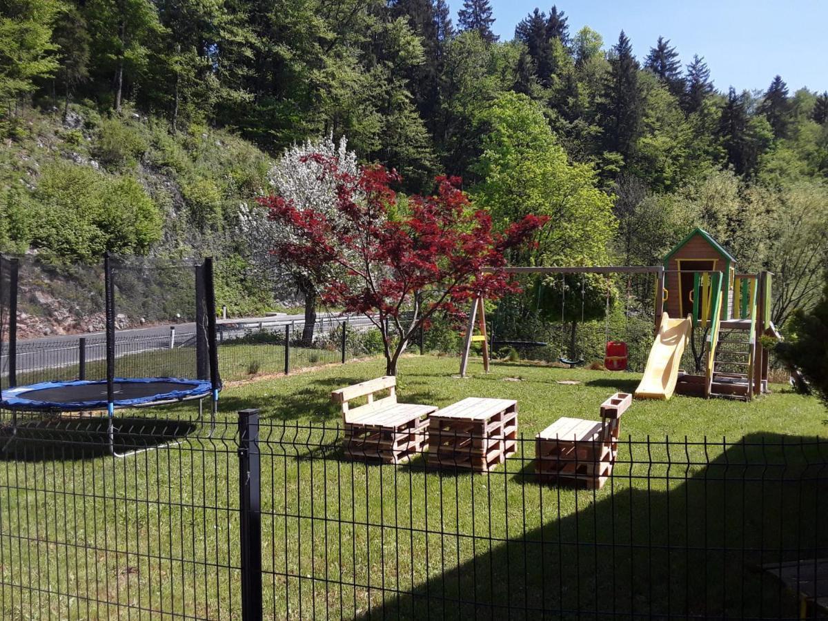 Apartmaji Tisa In Zana Rovte エクステリア 写真
