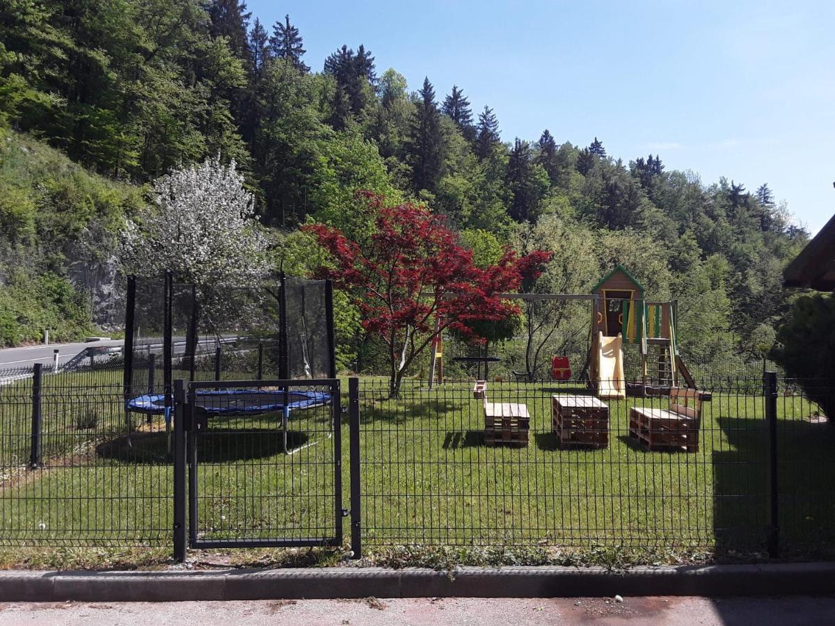 Apartmaji Tisa In Zana Rovte エクステリア 写真
