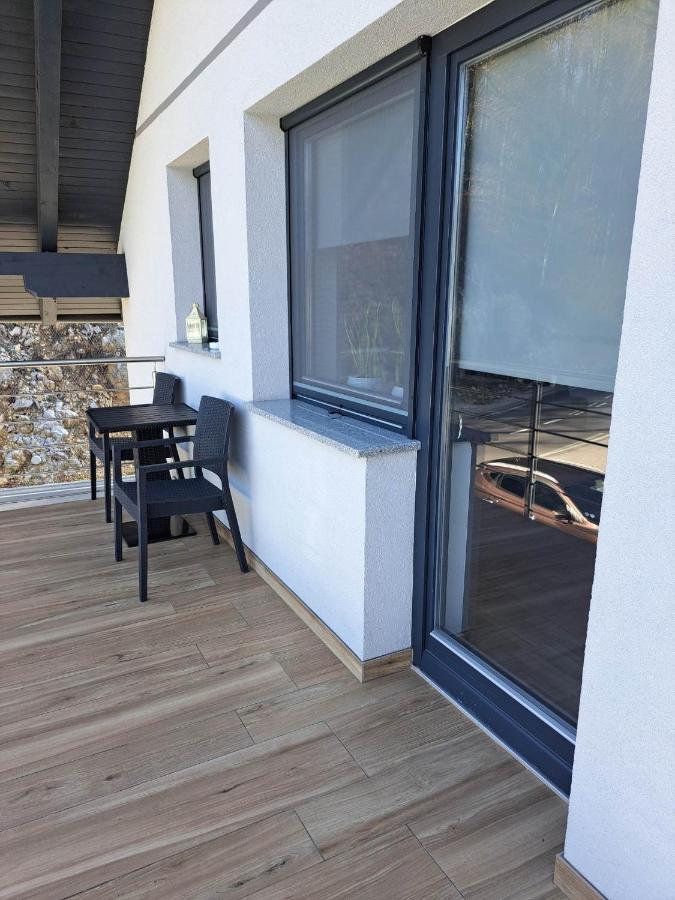 Apartmaji Tisa In Zana Rovte エクステリア 写真